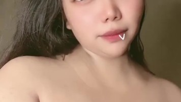 Pakai Minyak Dulu Beb Ngangkang Toket Basah Dream