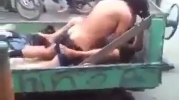 Bokep Indo Orang Gila Ngentot Digerobak Di Keramaian