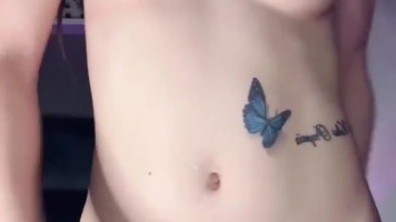 Flora Si Cantik Penari Striptis yang Jago Colmek