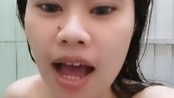 Bokep Indo Neng Yola Show Mandi Sampai Pakai Daleman