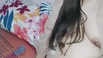 Rissa Berkacamata Lepas Masker Tetek Papaya