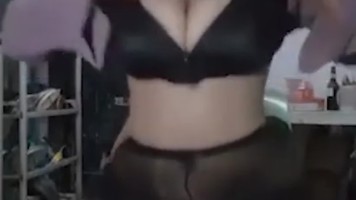 Bokep Indo Cewek Jilbab Nyepong Dulu Sebelum Ngewe