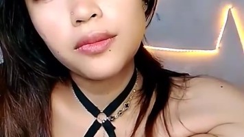 Bokep Indo Sebelum Tidur Kenyot Susu Dulu Pacar