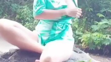 Kirana Live Buka Bukaan di Sungai